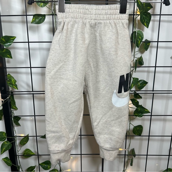 Nike Tan/Black/White Graphic Logo Matching Set Hoodie & Joggers Size 2T (Boy) - Picture 8 of 16